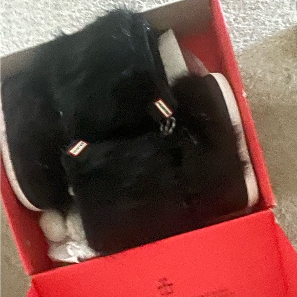 Furry winter snow boots - size 8 run a little sm, brand new never worn, Hunter - Picture 2 of 12